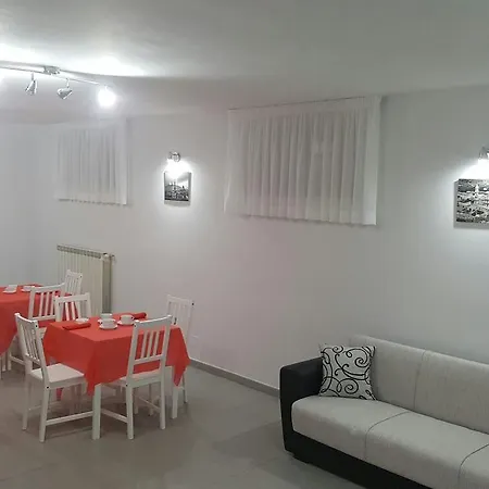 شقة Pompei Apartment